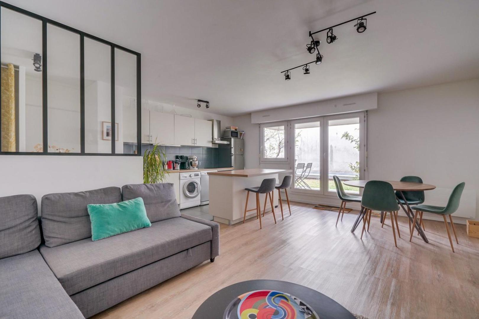 Ferienwohnung Pleasant Flat In Bordeaux With Terrace And Parking Exterior foto