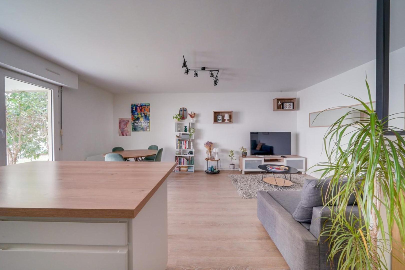 Ferienwohnung Pleasant Flat In Bordeaux With Terrace And Parking Exterior foto